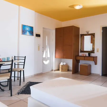 Yiannis Manos 아파트호텔 3*