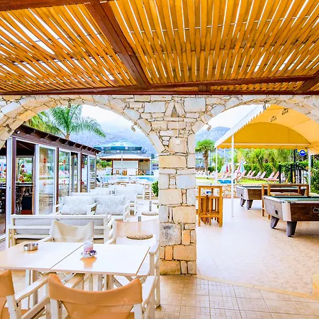 Yiannis Manos 3*