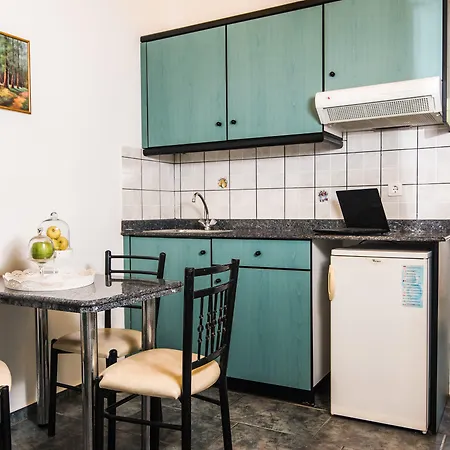 Yiannis Manos Apartmanhotel Mália