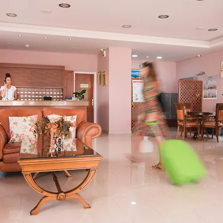 Yiannis Manos Apartmanhotel 3*